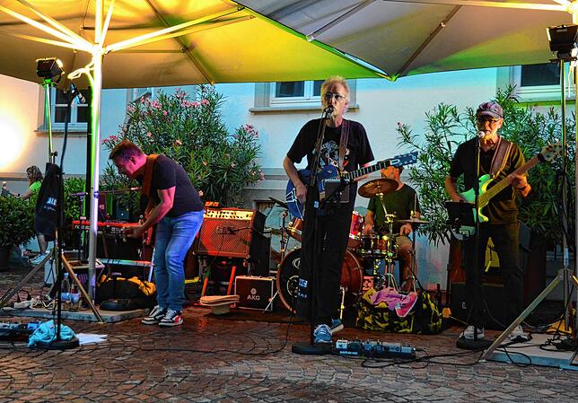 Bild 9: Blues-Band Blues Inc spielt im Schlosshof: Hier gibt es die Bilder des Abends