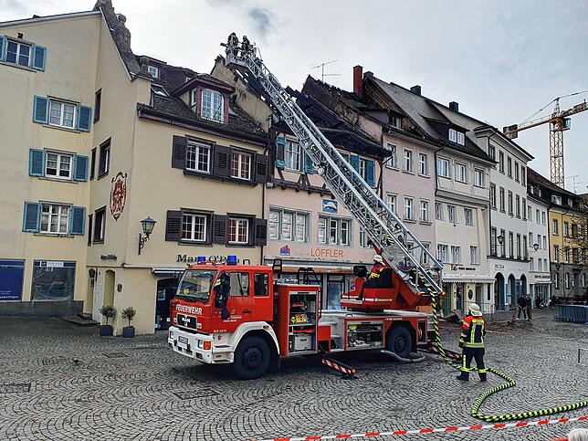 Am Mittwochmorgen war die Feuerwehr mit letzten Nachlöscharbeiten beschäftigt.