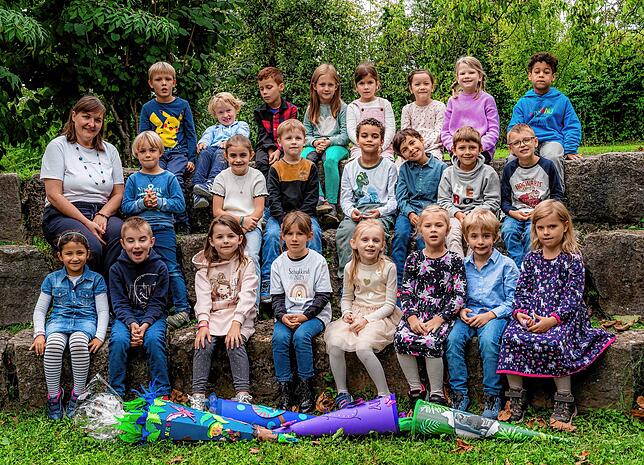 Klasse 1b: Die Erstklässler mit Klassenlehrerin Simone Brendle