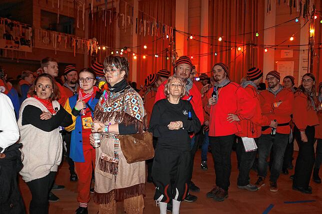 Bild 18: Ein echter Knaller war das 2. Löffinger Fasnetmusiktreffen in der vollen närrischen Festhalle
