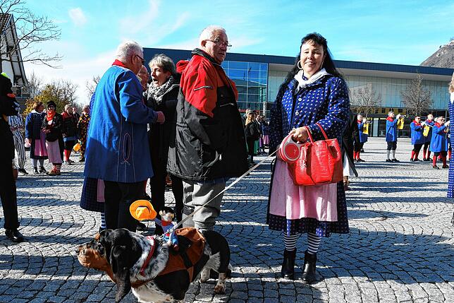 Hund Elliot mit Frauchen Christine Witzke.