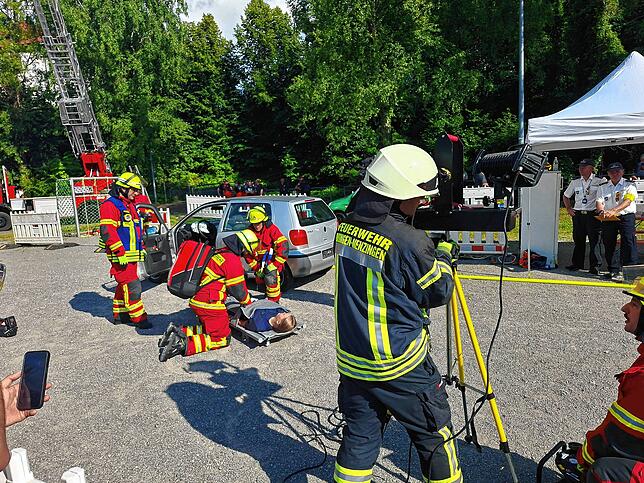 Bild 33: Tolle Stimmung und buntes Programm: Kreisfeuerwehrtag in Gottmadingen bietet Können und Spektakel