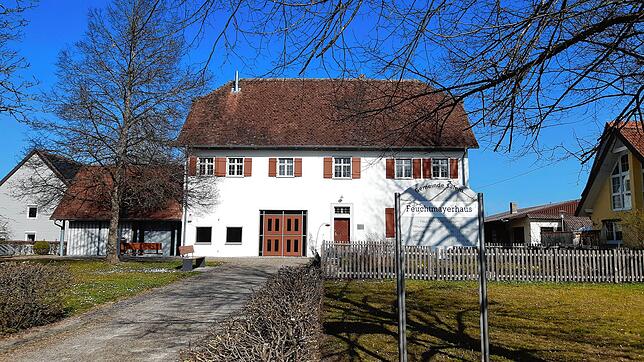 Im Feuchtmayerhaus, in dem ein Museum an den Meisterstuckateur und Bildhauer Josef Anton Feuchtmayer (1696 bis 1770) erinnert, war auch ...