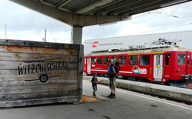 Fahrten mit zwei verschiedenen Bergbahnen und einem Zug stehen bei diesem Ausflug mit auf dem Programm.