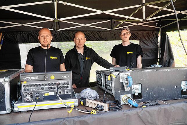 Marc Schneider, Andreas Bächle und Eric Röhr (von links) sorgen für die gute Technik beim Rennen und auch bei den Musikparts von links.