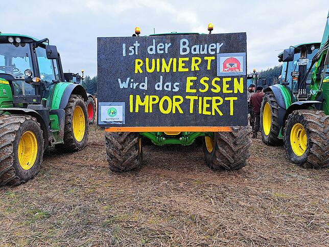 Bild 4: Protest der Landwirte &ndash; Bilder der Sternfahrt nach Horheim am Montag