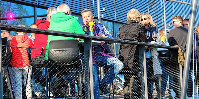 „Die Terrasse mit Blick auf den Seerhein ist einfach perfekt nach einem langen Arbeitstag“, sagt Besucher Max Waesse – und mit dieser ...
