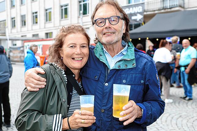 Bild 4: Gute Stimmung bei Regen auf dem Hohentwielfestival