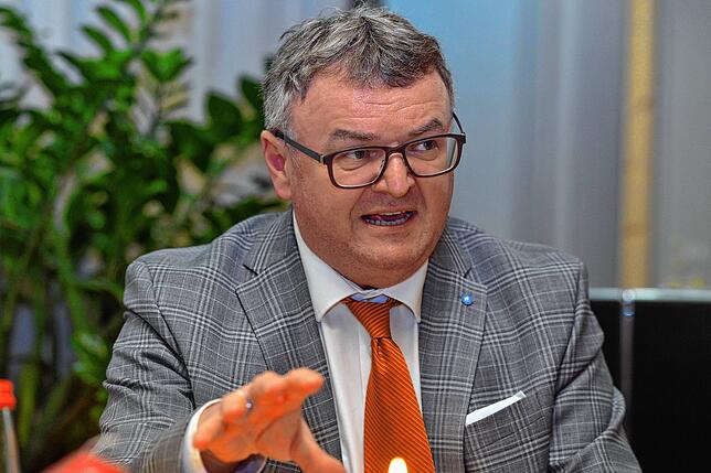 Oberbürgermeister Andreas Brand kann als Rathaus-Chef Aufträge im Wert bis zu 250 000 Euro vergeben, ohne den Gemeinderat damit zu befassen.