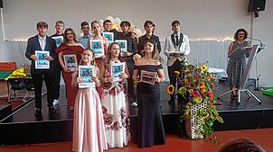 Die Preisträgerinnen und Preisträger der Ekkehard-Realschule können stolz sein auf ihre schulischen Leistungen. Foto: Natalie Bläs