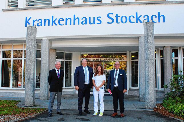 Werner Gaiser, Michael Schwabe, Anita Bosch und Michael Hanke (von links) freuen sich über den neuen Computertomographen im Krankenhaus.