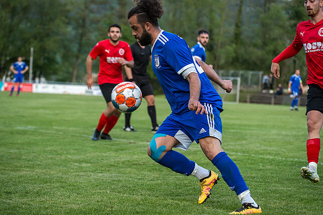 Überragend: Albin Hashani, Neuzugang des SV BW Murg, lieferte beim 2:1-Sieg gegen den FC 08 Bad Säckingen eine starke Leistung ab, ...