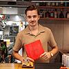 Alexander Schellhammer, der Inhaber des Gastronomiebetriebs Zwölfe in Singen, ist auch von der Erhöhung der Mehrwertsteuer betroffen.