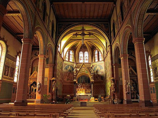 Die katholische Pfarrkirche St. Peter und Paul.