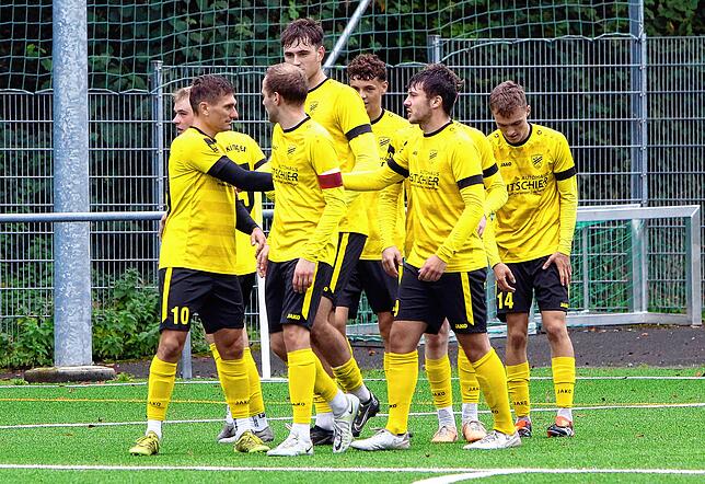 Bild 24: Spannendes Linzgauderby zwischen SC Pfullendorf II und SV Denkingen. Wir haben die besten Bilder!