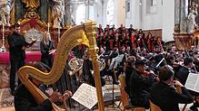 Der Kirchenchor Rast-Bichtlingen und das Orchester &bdquo;Junge Sinfonie Reutlingen&ldquo; bringen mit der Sopranistin Gudrun ...
