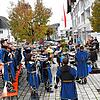 Die Guggenmusik Ruinä Dängler auf dem Marktplatz in Unterlauchringen.
