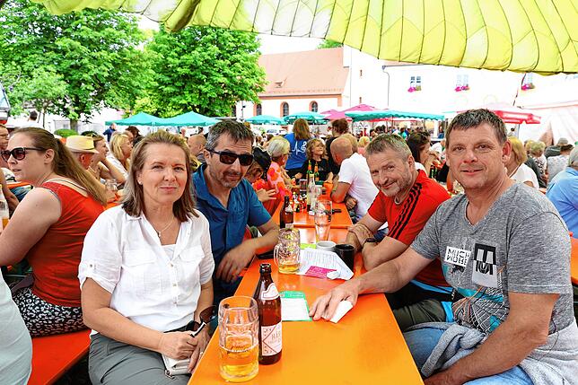Bild 14: Das Dorffest in Aach-Linz lockt viele Besucher