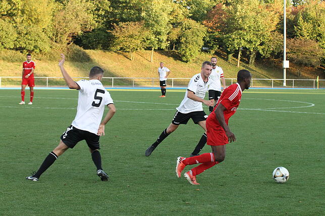 Bild 8: FSV Rheinfelden holt beim 2:2 gegen den FC Bad Krozingen den ersten Punkt in dieser Saison &ndash; und wir haben die Bilder!
