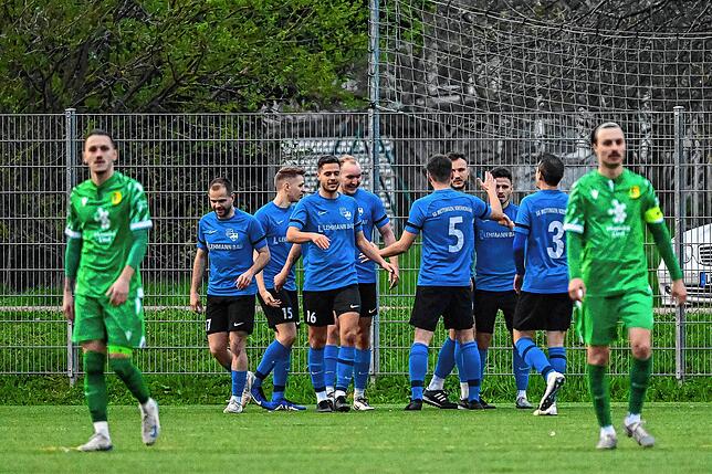 Bild 1: SG Mettingen/Krenkingen setzt sich mit 4:2 beim SV Herten durch – und wir haben Fotos!