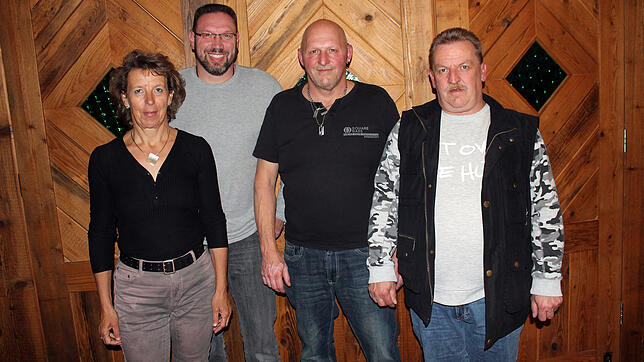 Vorstand der Bogenschützen von links: Doris Mühlfriedel, Clemens Benzing, Achim Krizankowski und Hubert Schwarz.