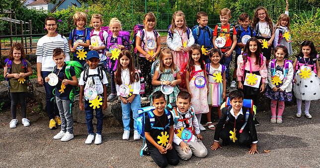 23 Kinder, 14 Mädchen und 9 Jungen, besuchen künftig die Klasse 1a der Hebelschule in Rhina. Ihre Klassenlehrerin ist Brigitta Theusz. ...