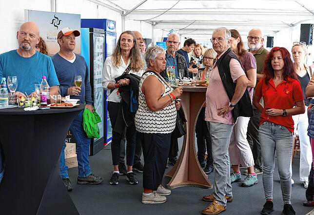 Bild 13: Sponsorenempfang beim Fest der Pferde vom Garten ins VIP Zelt