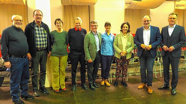 Der Vorstand des Fördervereins des Theaters „Die Färbe“ zieht Bilanz (von links): Detlef Greiner-Perth, Stephan Glunk, Cornelia ...