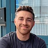 Athir Jasso betreibt das Café Goodways unter anderem auf der Hofstatt, daneben hat er eine eigene Rösterei.