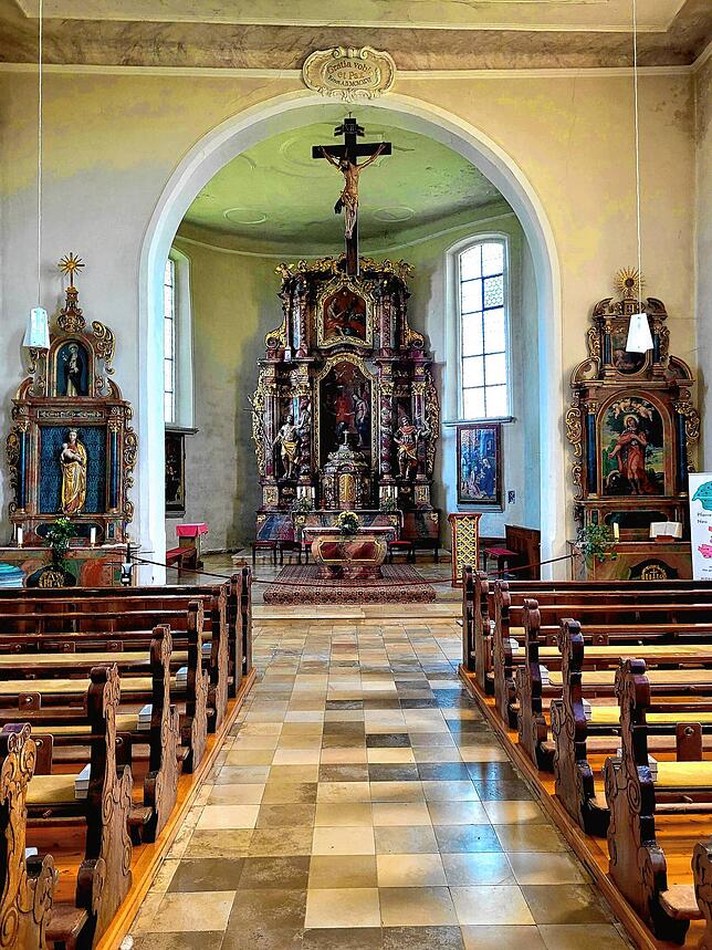 Das Innere der Kirche St. Johann in Gaienhofen-Horn.