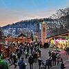 Weihnachtliches Ambiente bei bestem Wetter in Triberg: Nach witterungsbedingten Problemen beim Aufbau für den Weihnachtszauber 2023 sind ...