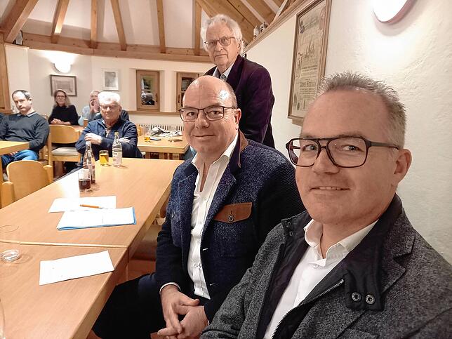 Kai (vorne) und Heiko Schafheutle sind die Inhaber der Firma Kapitalpartner. Auch sie mahnen im Obertor, den Wohnungsbau in Markdorf ...