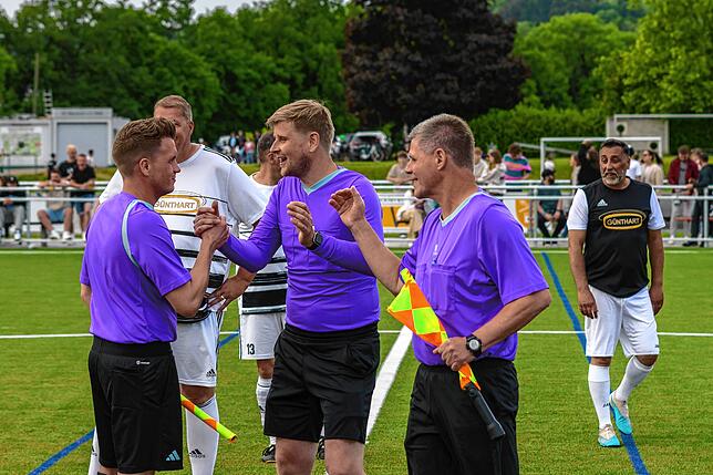 Bild 3: Legenden-Spiel beim SV Rheintal endet 5:5 – wir haben Fotos!