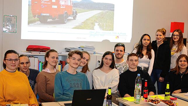 Der Jugendgemeinderat in Radolfzell. Der Vorschlag des Kreisjugendreferats, das rote Dialogmobil Frieda auch in Radolfzell einzusetzen, ...