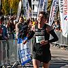 Lächelnd dem Ziel entgegen: Fritz Koch, Marathon-Sieger bei den Männern. Bild: Zschäbitz