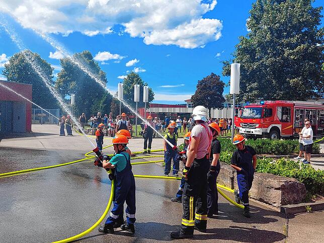 Bei einer Schauübung zeigte der Feuerwehrnachwuchs, was bereits in ihm steckt.