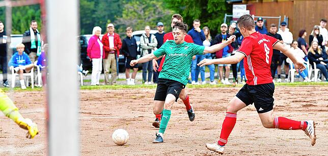 Bild 44: FC Zell siegt 4:1 beim „roten Dino“ SV Häg-Ehrsberg – und wir haben Bilder!