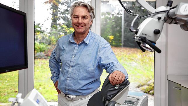 Zahnarzt Thomas Seitner befürchtet einen Nachwuchsmangel: Viele Ärzte seien schon älter, doch für den Nachwuchs sei eine Praxisübernahme ...