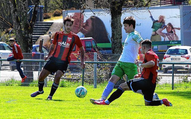 Bild 34: FC Überlingen besiegt DJK Donaueschingen mit 2:1. Wir waren mit der Kamera dabei!