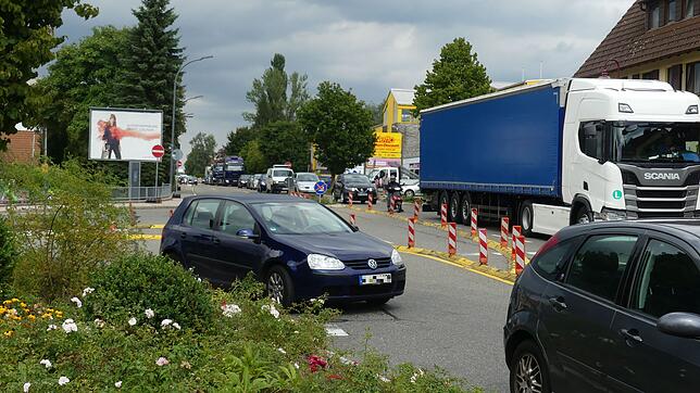 Die Verkehrssituation in Sulgen ist derzeit extrem angespannt. Bei einer Verkehrsschau werden die Probleme unter die Lupe genommen. Auf ...