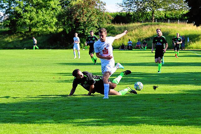 Bild 4: Die besten Bilder vom 5:2-Sieg des Hegauer FV im Testspiel beim FC Steißlingen