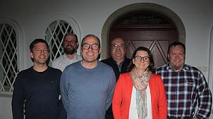 Der Vorstand des MGV bestehend aus Sebastian Nehf (hinten, von links), Sascha Leutze, Thomas Kopp und Matthias Frühe. Mit Anja Trunz und ...