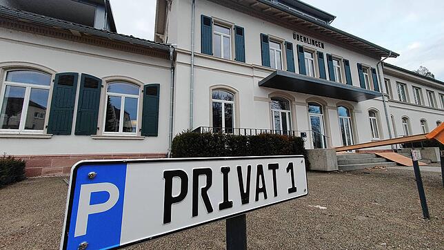 Der Bahnhof Therme in Überlingen steht unter Denkmalschutz. Eigentümer ist der Unternehmer Michael Stehle. Einen Teil des Gebäues nutzt ...