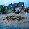 Eine Unwetternacht hat im Juli in Mühlhausen für überlaufende Gullys (Bild) und große Schäden gesorgt.
