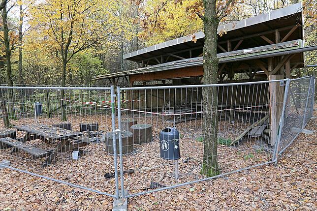 Die mit viel ehrenamtlichem Engagement gebaute Grillhütte in Kluftern, die mehrfach verwüstet wurde, ist seit März 2018 geperrt. ...