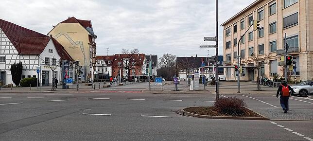 Der Hohgarten vor dem Rathaus, wie er sich heute präsentiert.