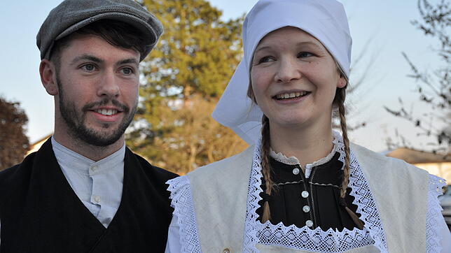 Joseph Hierholzer (Michael Beck, links) verlässt seine Heimat. Seine Schwester Liberatha (Anna Fechtig aus Mettenberg) bleibt mit Eltern ...