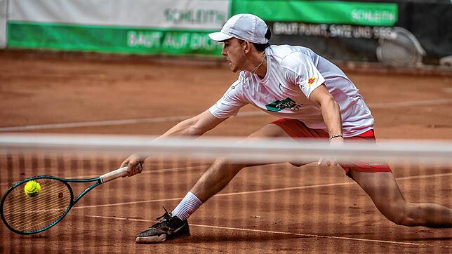 Grandioses Tennis: Die Nummer eins des RC RW Tiengen, Andrin Casanova, zeigte ein begeisterndes und hochklassiges Match, das er gegen ...