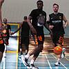 Shaun Willett (am Ball) will bei den wiha Panthers Schwenningen an seine mit durchschnittlich 30 Punkten sehr erfolgreiche Vorsaison ...
