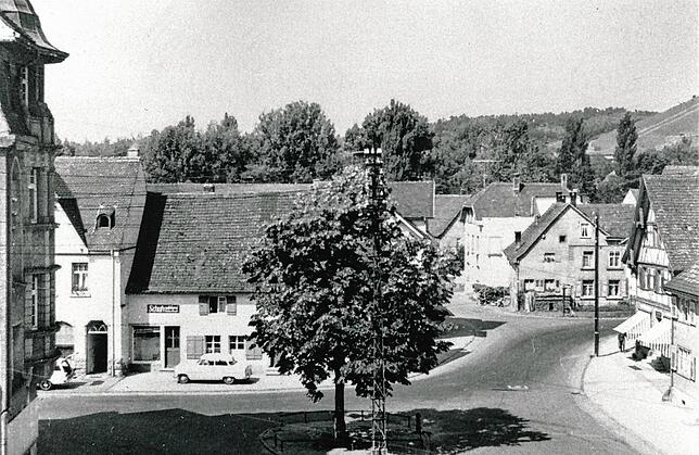 Der Hohgarten mit Friedenslinde. Das Bild ist 1960 aufgenommen worden.